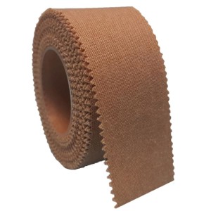 Przylepiec tkaninowy 2,5cmx5m PLASTIplast cielisty na rolce Zarys